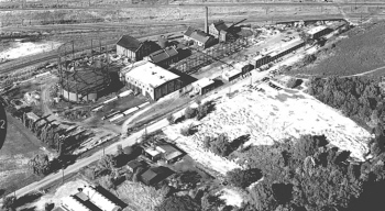 Lees Ave. Gas Plant (top) and Tar Works (bottom) - about 1960