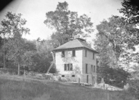Miss Lees' cottage on Riverdale Ave. - no date
